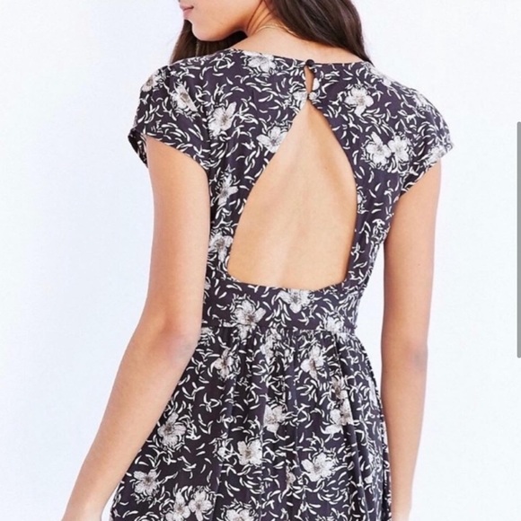 Urban Outfitters Kimchi Blue Romper - Picture 2 of 9